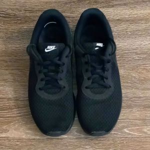 Solid Black Nike Shoes size 8.5
